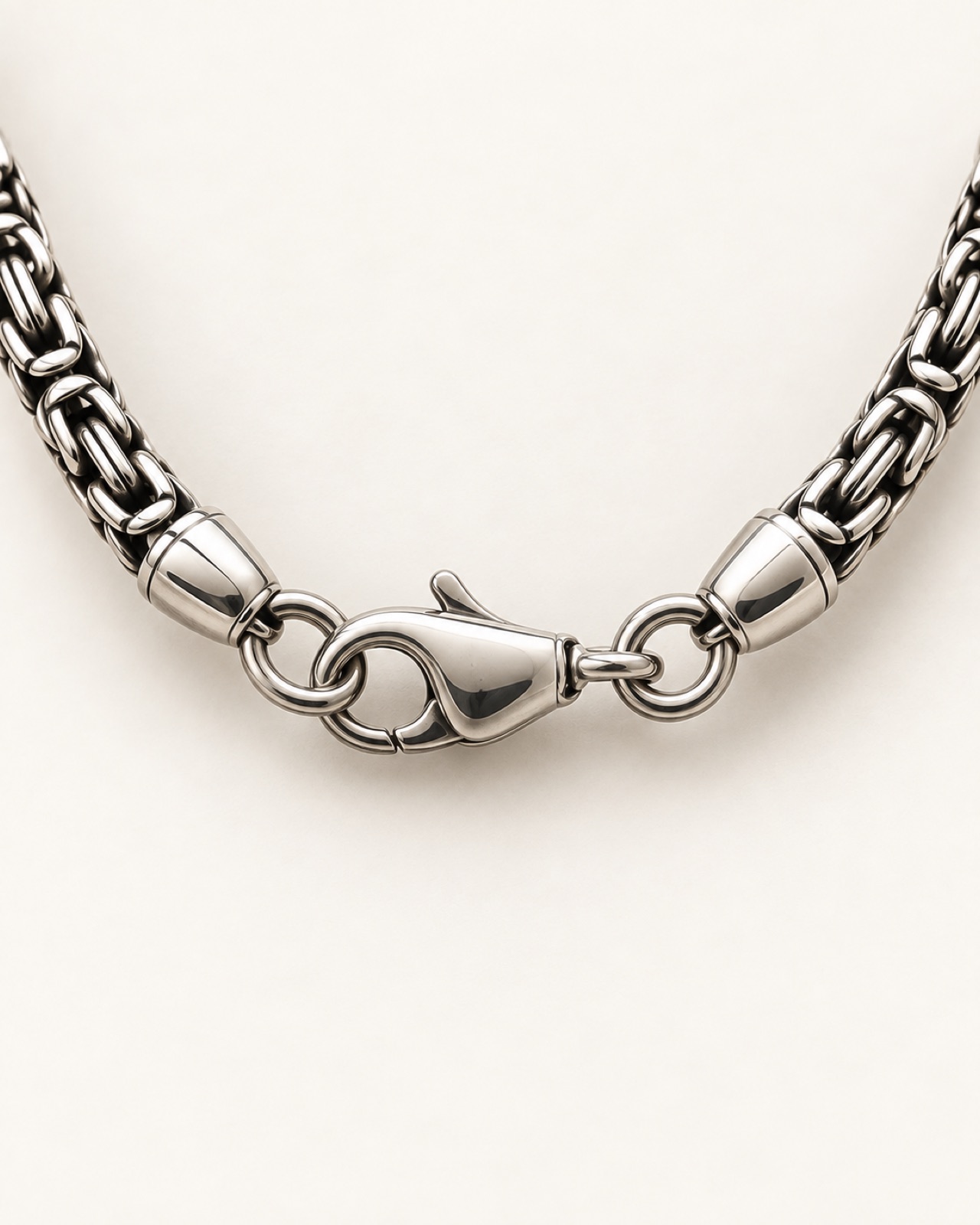 Horse Pendant — Hardware detail