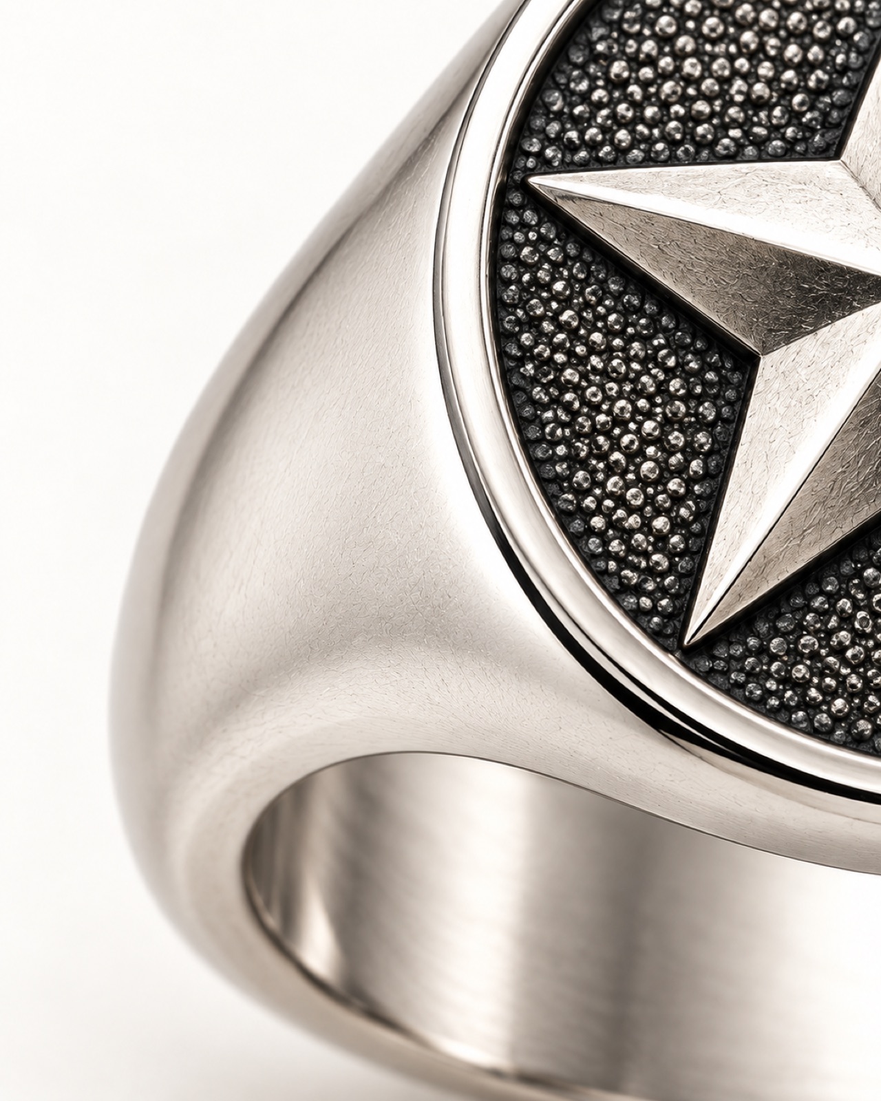Lone Star Signet — Construction detail