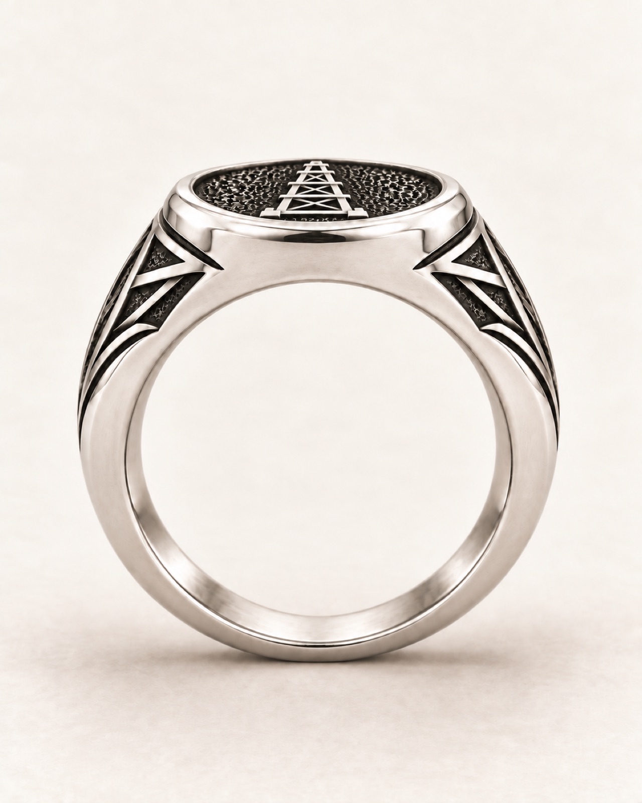Rig Signet — Side / profile
