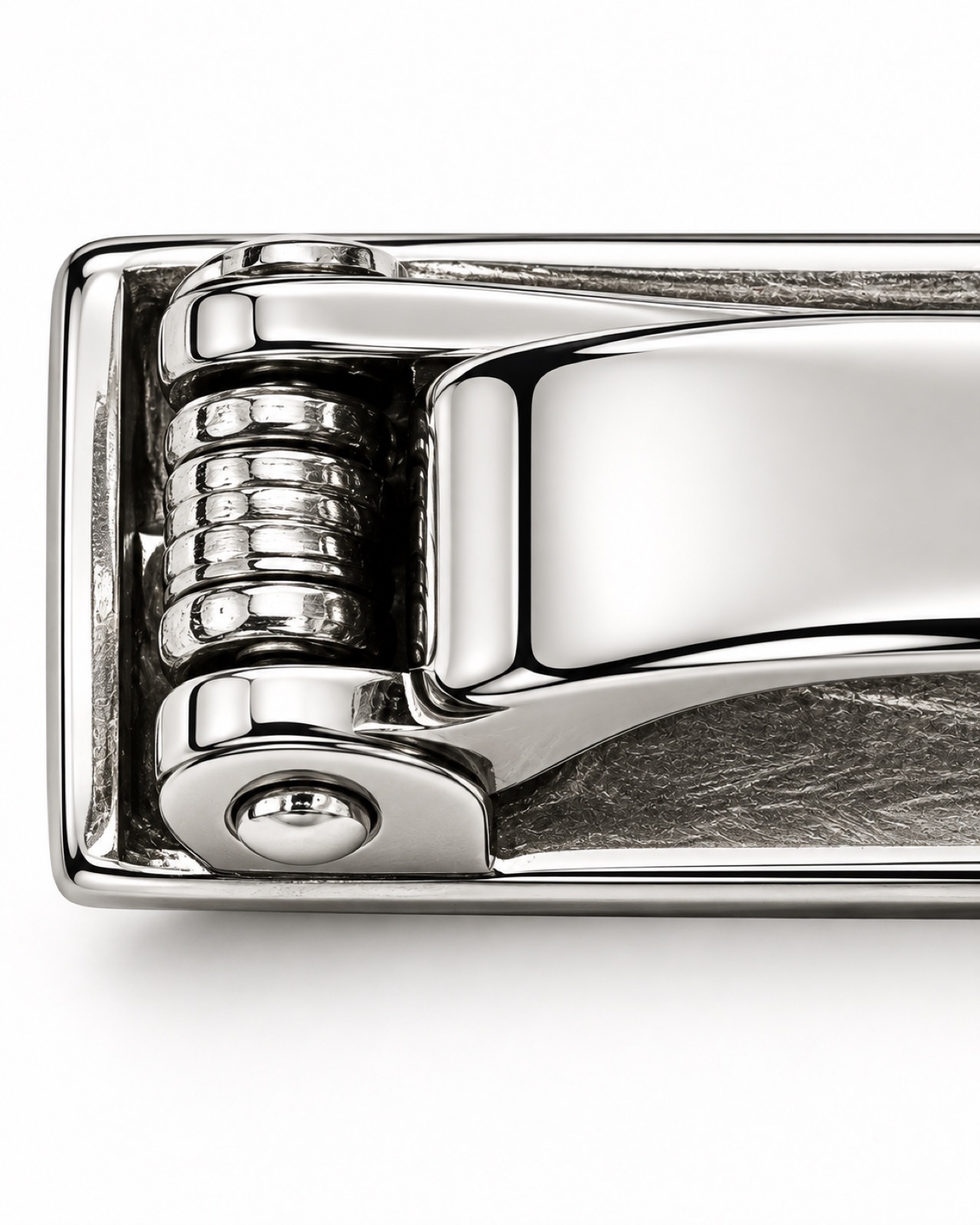 Strata Tie Bar — Hardware detail